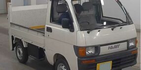 1995 Daihatsu Hijet 4×4, AC and a power lift gate